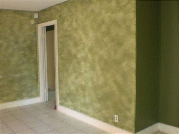 4th image of 6918 Oak Hill Dr
