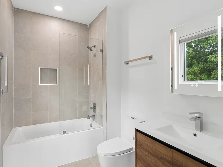 W Glebe Rd — Photo 14