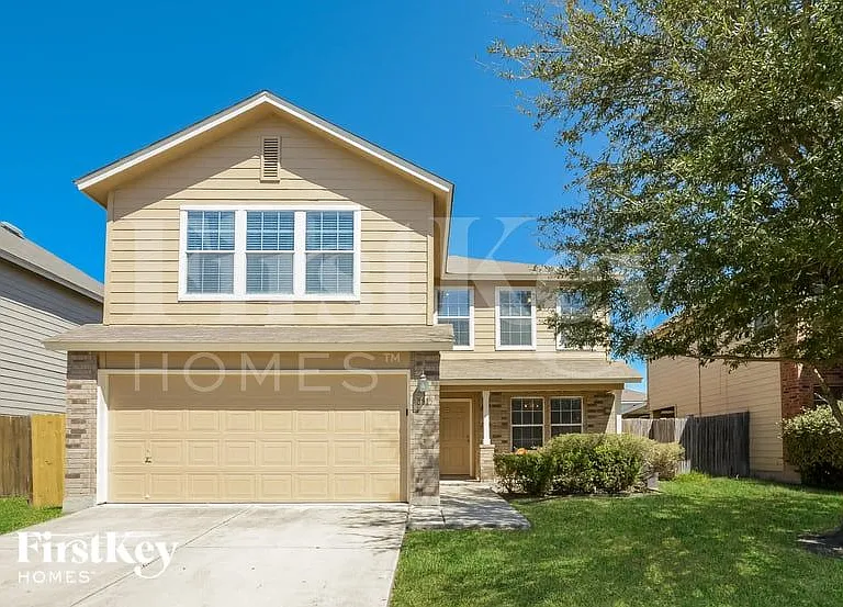 8815 Golden Eye — Photo 1