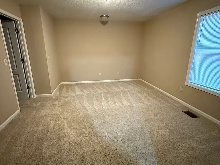 9907 Thunderbolt Way — Photo 19
