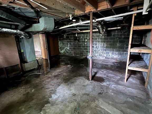 4th image of 513 E Ohio Ave