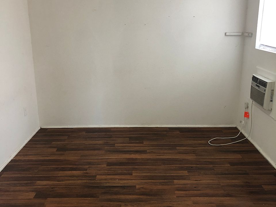 1st image of 933 Mesquite Ln