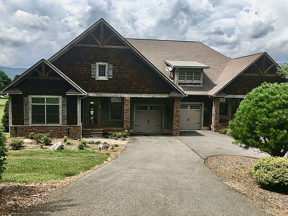 3rd image of 428 Red Tail Mountain Dr