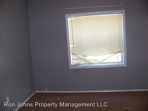 3rd image of 604 W Cherry St