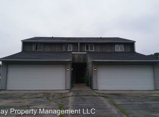 1045 Greenwood Ct APT 1, Oshkosh, WI 54901