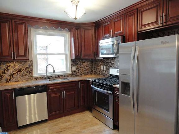 5th image of 8831 Danbury St