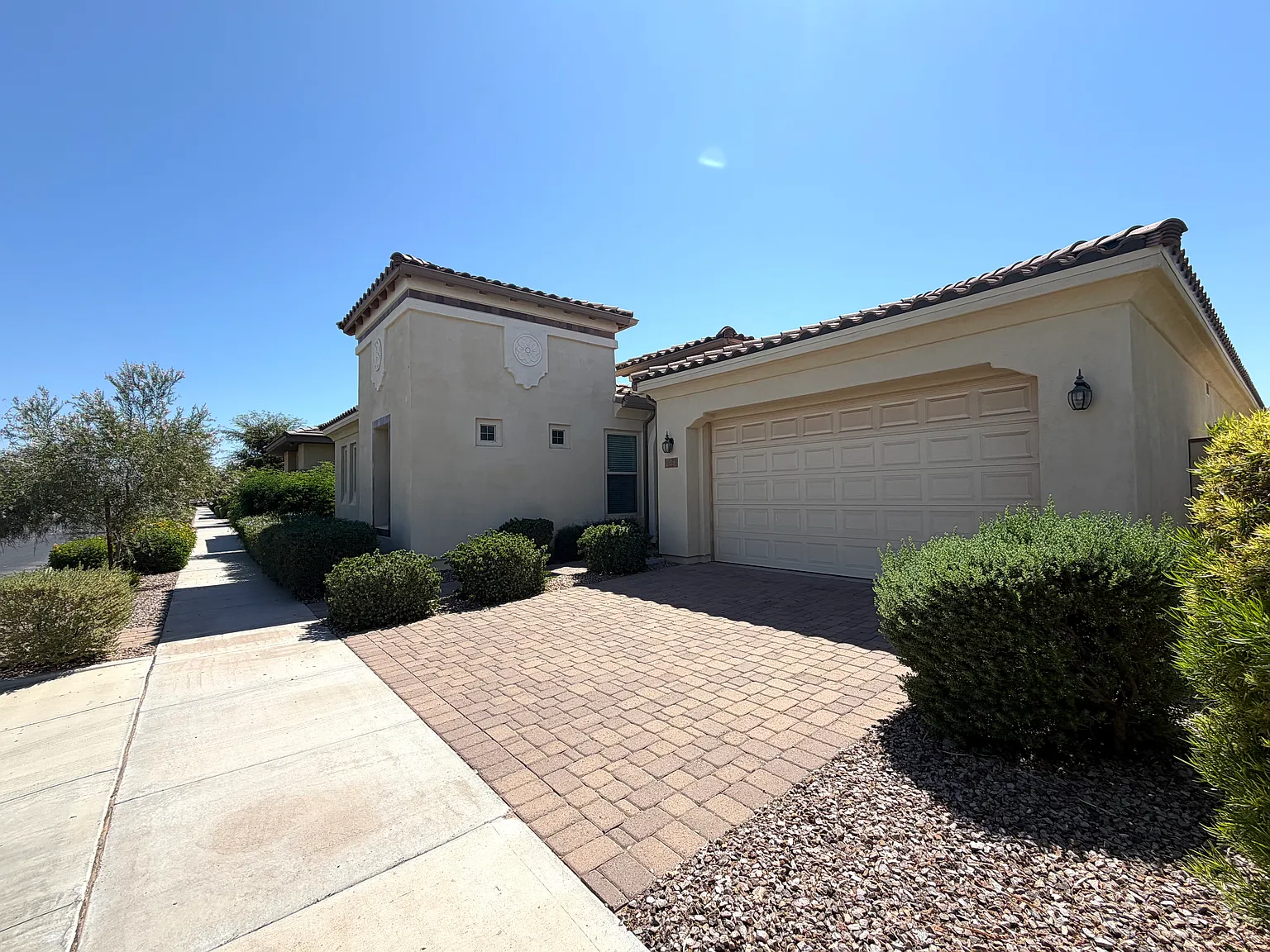 4 bed, 3.5 bath, 3057 sqft, $3,295 — Photo 2