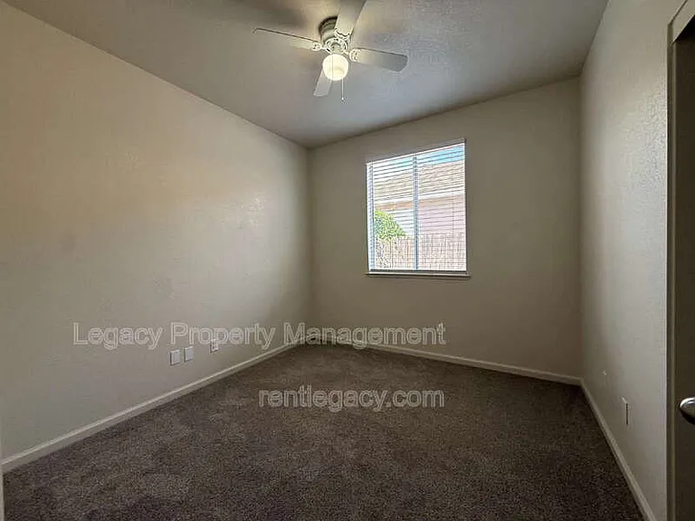 403 Munden Ct — Photo 16