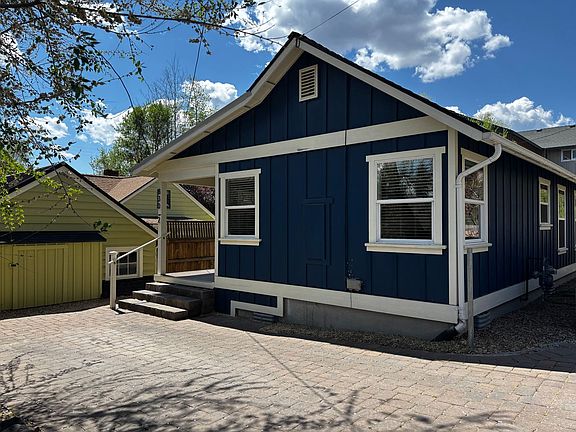 4th image of 830 NW Ogden Ave #2