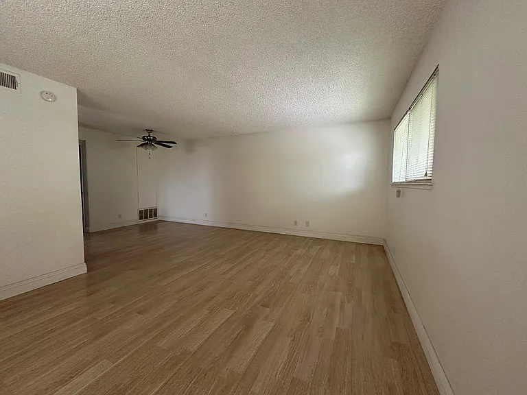 6201 Carlow Dr #4 — Photo 8
