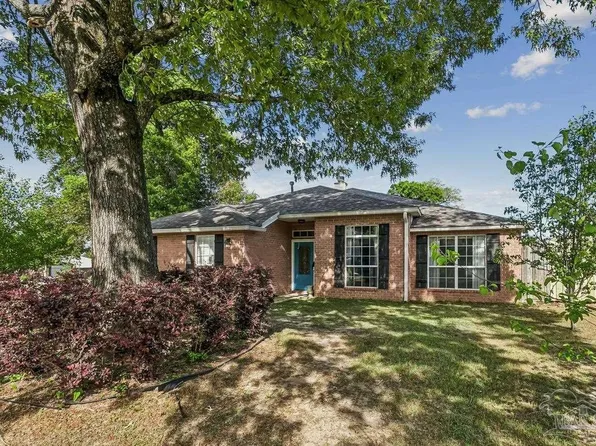 3104 Lost Creek Dr, Cantonment, FL 32533