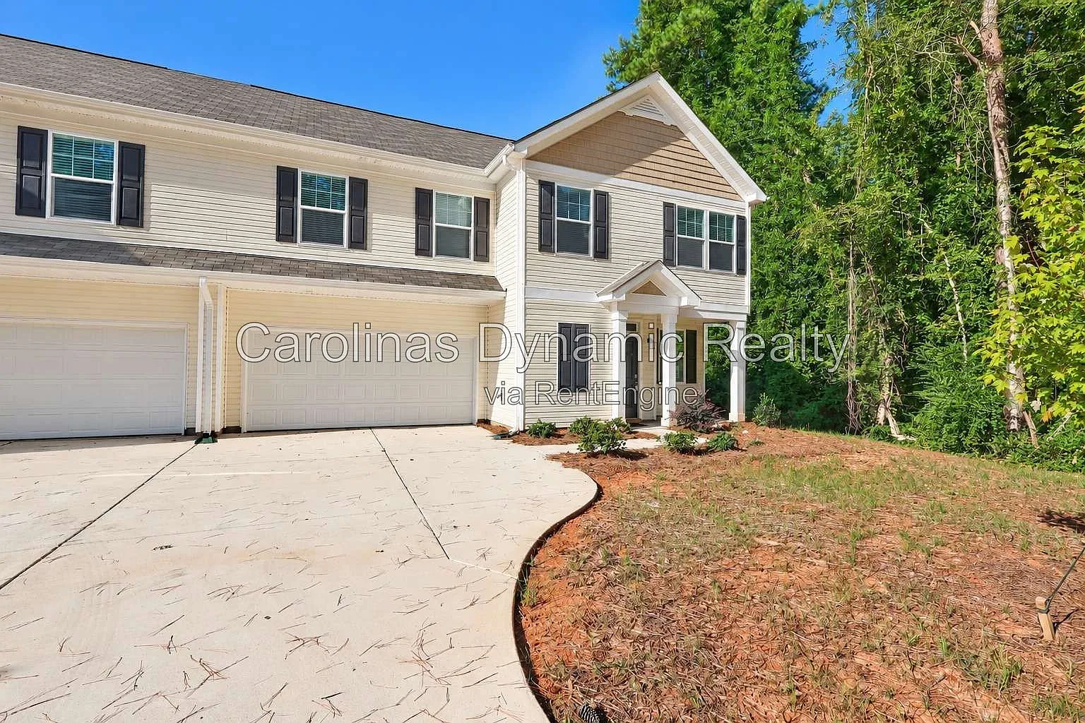 4 bed, 2.5 bath, 1738 sqft, $2,300 — Photo 2