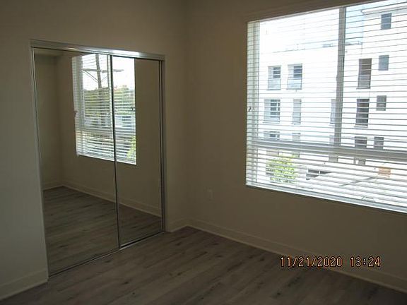 5th image of 4400 Cahuenga Blvd #204