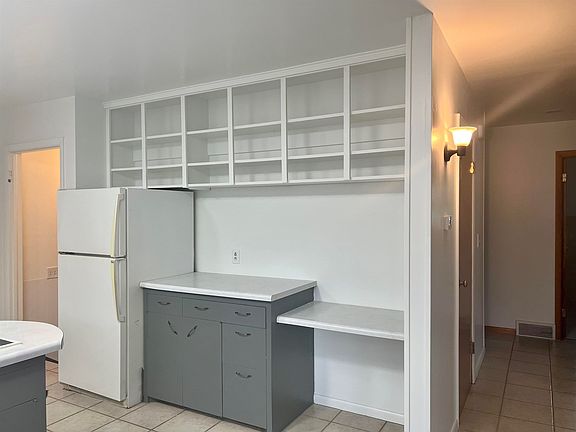 3rd image of 2813 F Ave