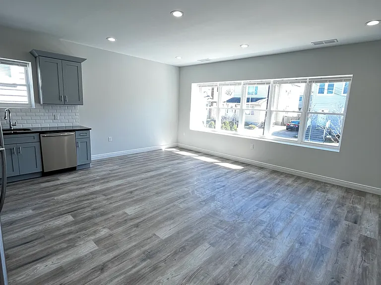 316 Monroe St — Photo 3