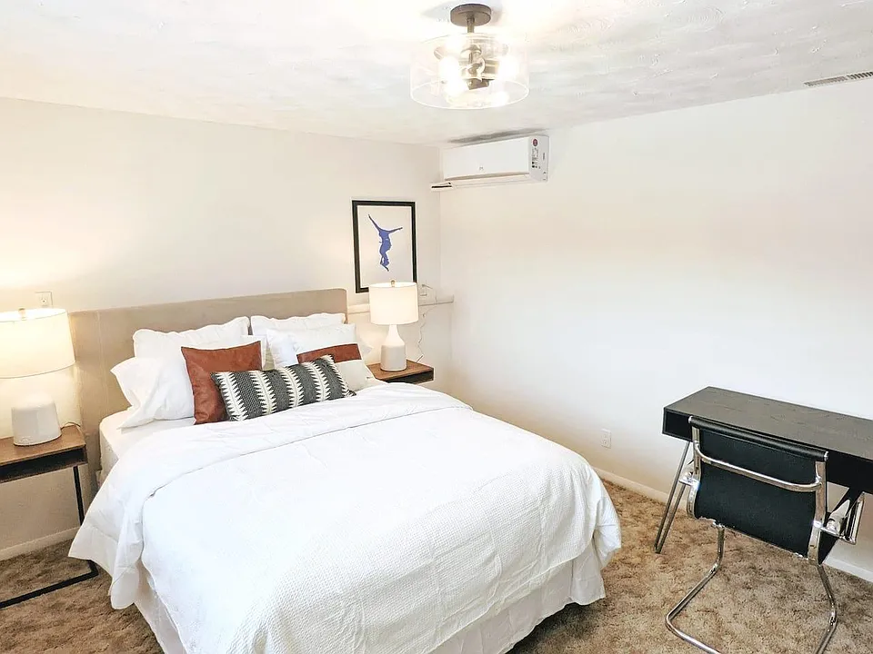 1033 Quaker St #3