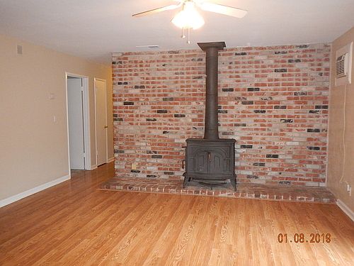 4th image of 68 W Lake Dr