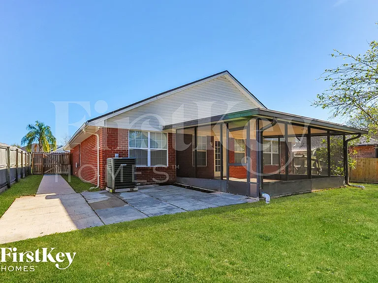2047 Eclipse Dr — Photo 14