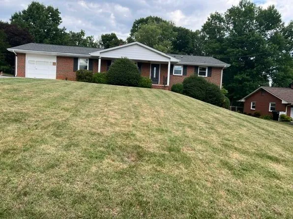 6727 Northway Dr, Roanoke, VA 24019