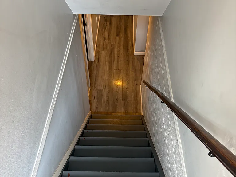 1481 Westminster Dr — Photo 9
