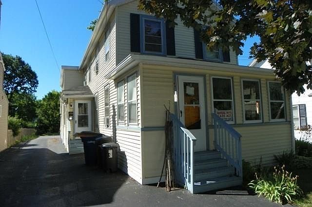1st image of 135 Niagara St
