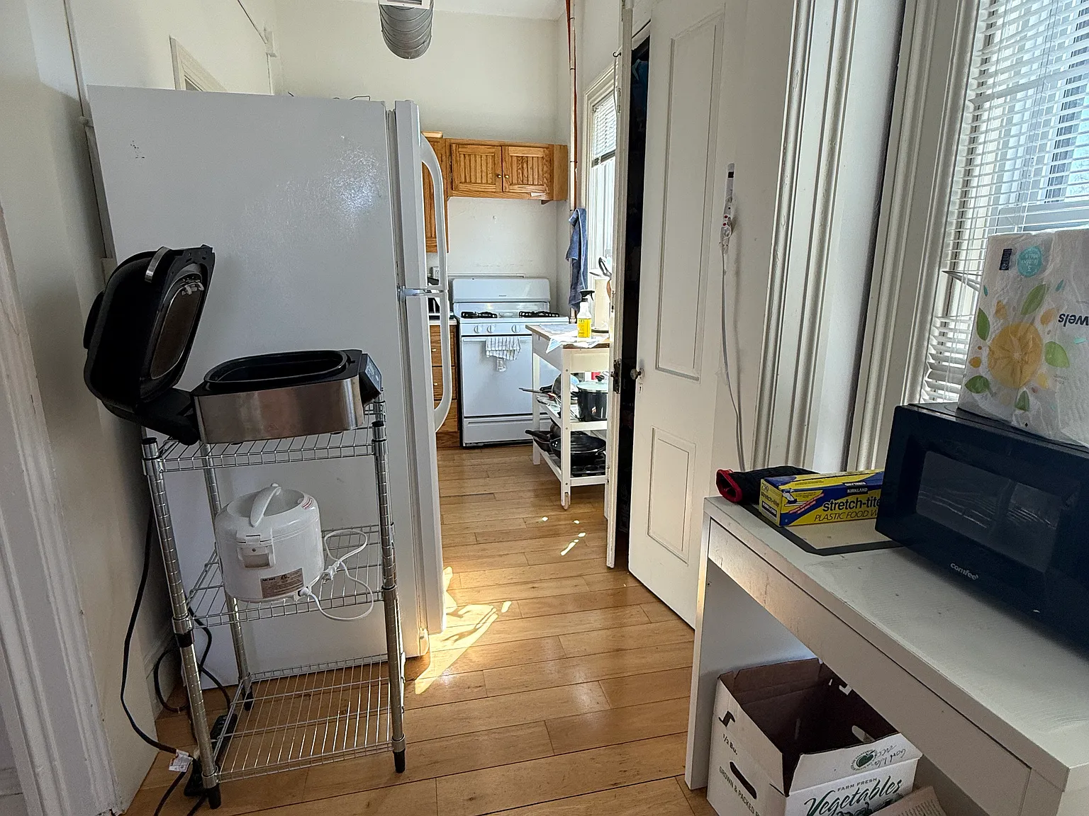 1 bed, 250 sqft, $950 — Photo 3