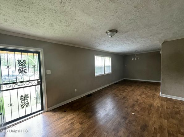3010 Woodside Dr, Jackson, MS 39212