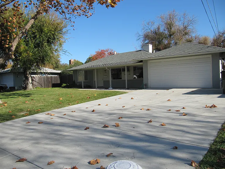 1943 Carolyn Dr — Photo 1