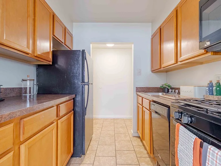 Ridgeview Apartment Homes — Photo 2