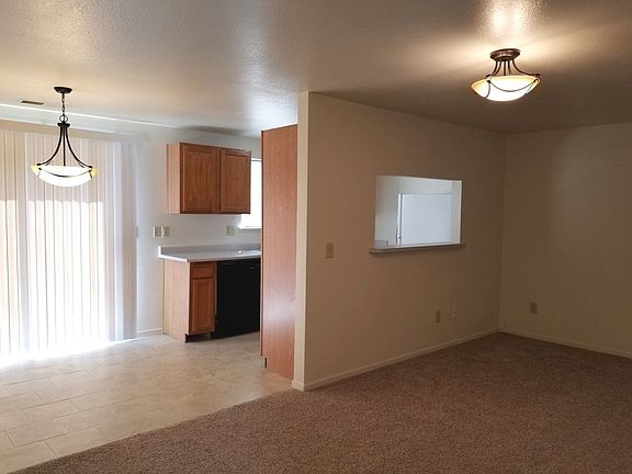 4th image of 4077 & 4079 Village Dr #4077