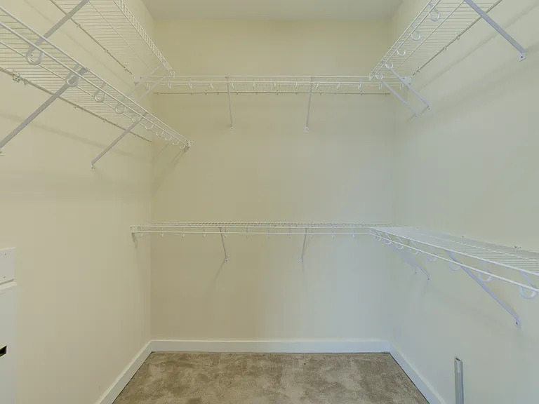 909 Perry St — Photo 32