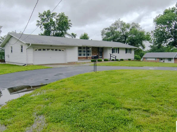 100 W Calvird Dr, Clinton, MO 64735