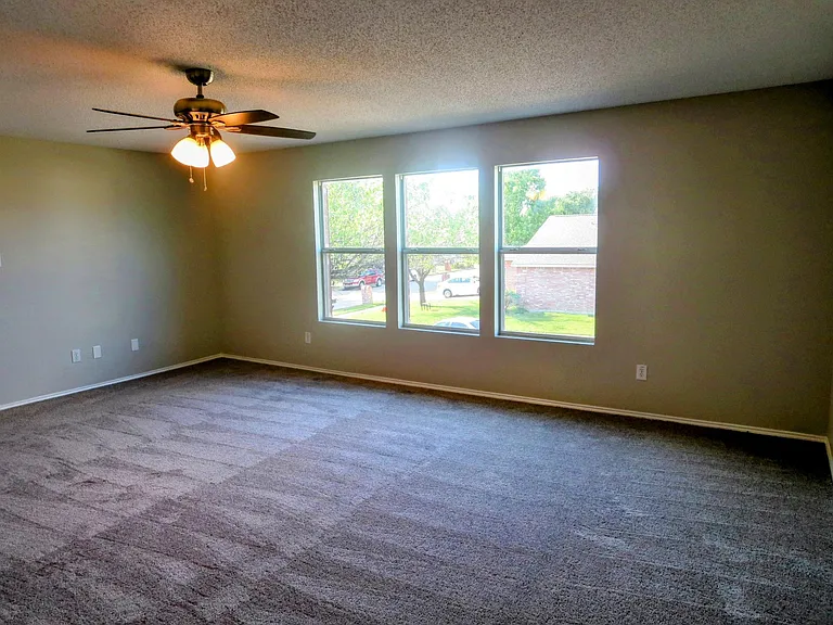2348 White Oak Dr — Photo 26