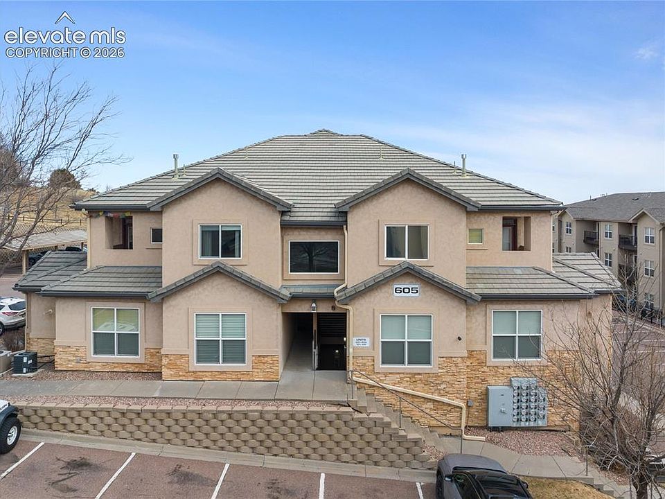 1st image of 605 Cougar Bluff Point #202