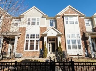 595 Grosvenor Ln, Aurora, IL 60504