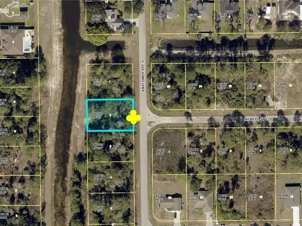832 Anaconda Ave S, Lehigh Acres, FL 33974