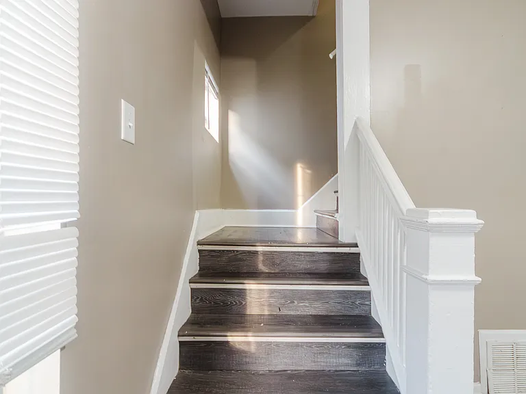 1103 N Keystone Ave — Photo 27
