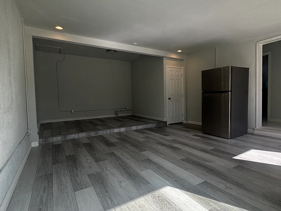 3707 Pioneer Dr