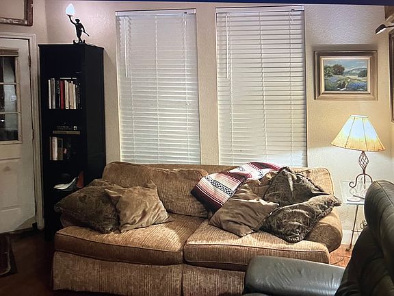 4th image of 705 Blanco St