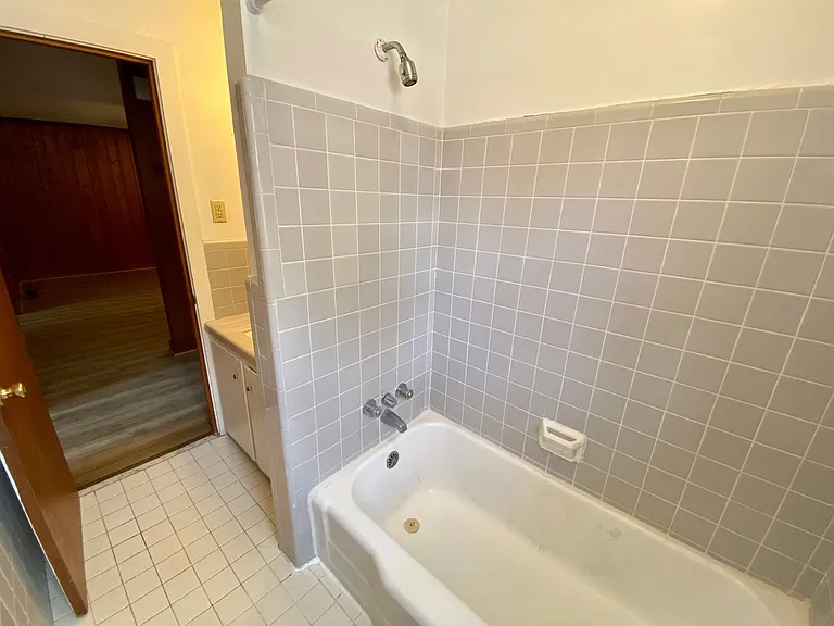 1564 Lonsford Dr — Photo 15
