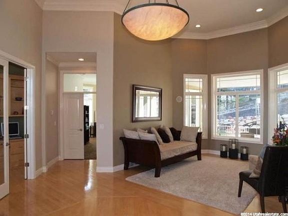 3rd image of 2422 E Bear Hills Dr