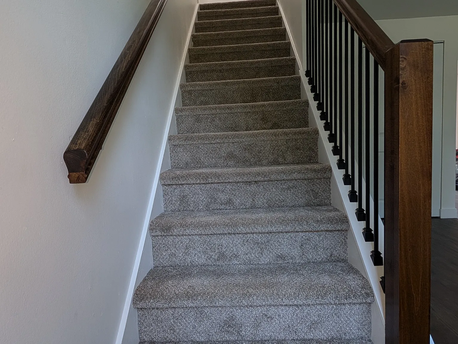 2 bed, 850 sqft, $1,400 — Photo 3