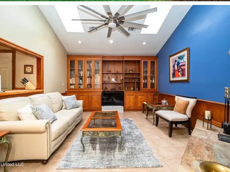 562 S Deerfield Dr — Photo 4