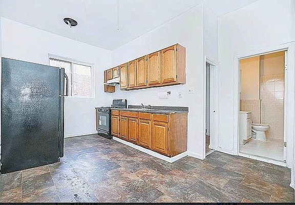 3rd image of 1250 Saint Nicholas Ave #2