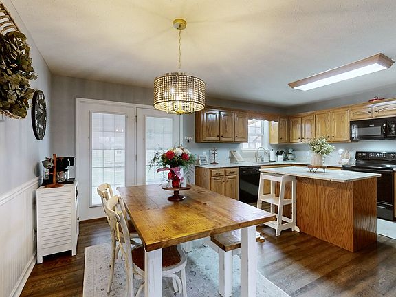 5th image of 205 Graydon St