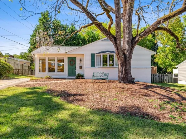 1401 Gracewood Dr, Greensboro, NC 27408