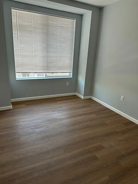 3 bed, 950 sqft, $2,500 — Photo 2