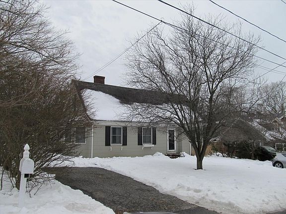 3rd image of 27 Oliver St