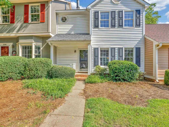 218 Woodburn Club Ln, Spartanburg, SC 29302