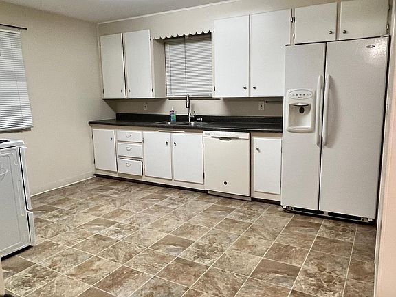 4th image of 1209 S 14th Ave